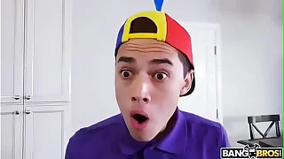 Rica milf le da el regalo al joven cumpleaÃ±ero parte 1